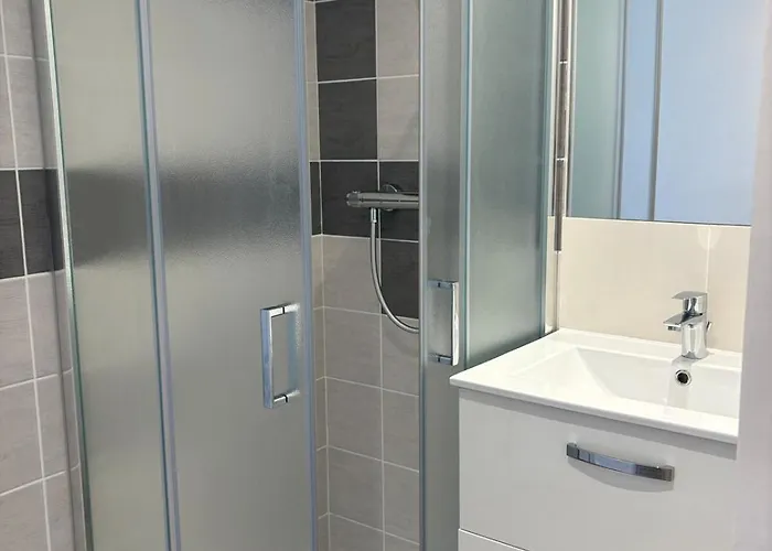 I Ground Floor L Terrace L Garden L Air Conditioning